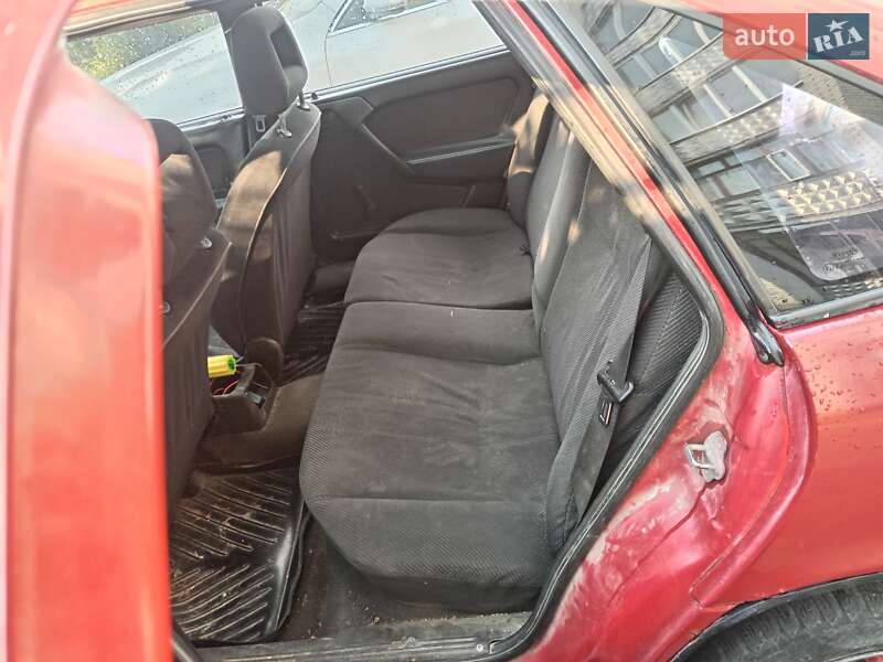 Седан Opel Vectra 1989 в Калуше