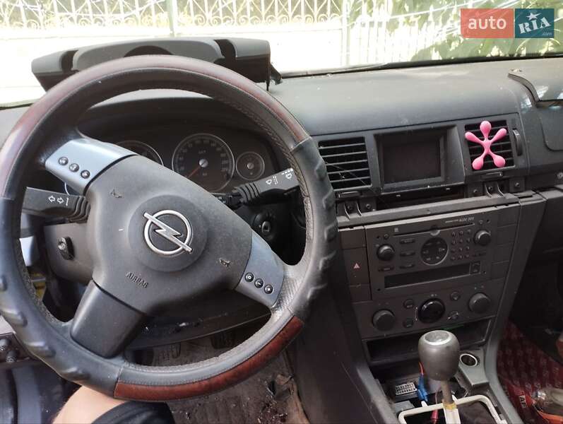 Лифтбек Opel Vectra 2002 в Тростянце