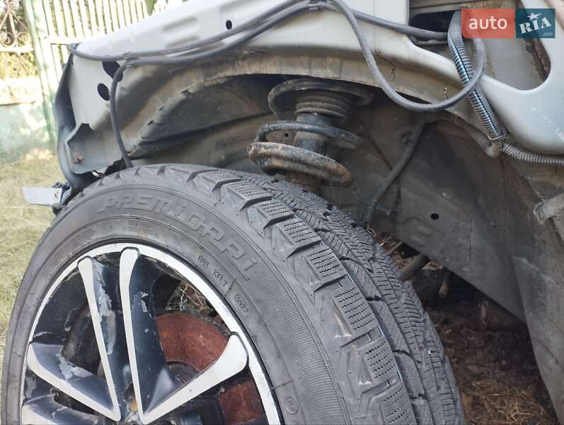 Лифтбек Opel Vectra 2002 в Тростянце