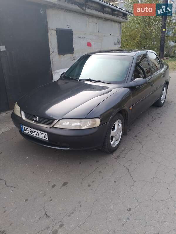 Седан Opel Vectra 1996 в 