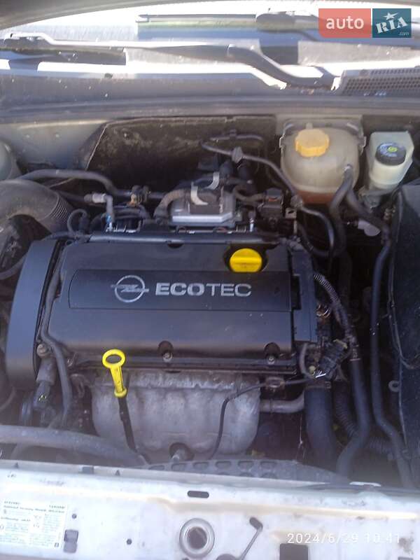 Универсал Opel Vectra 2006 в Мене