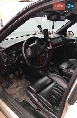 Лифтбек Opel Vectra 2000 в 