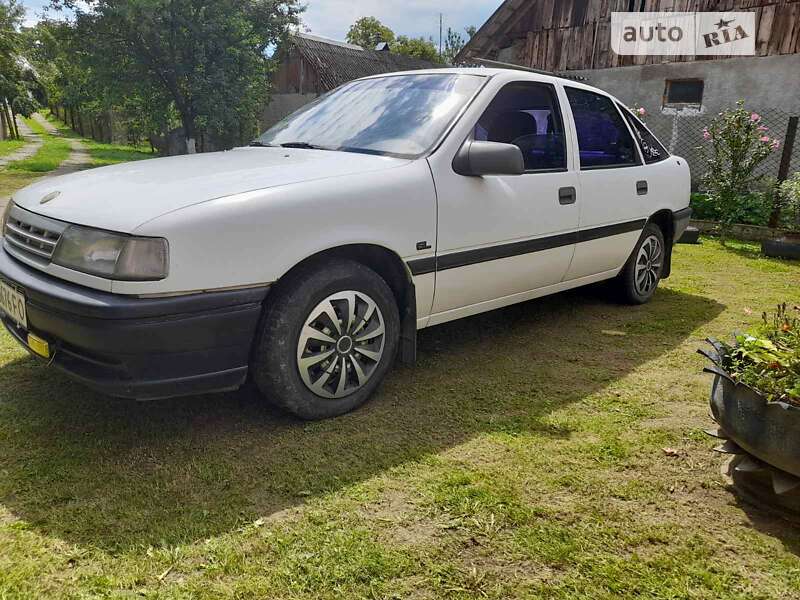 Седан Opel Vectra 1989 в Стрию