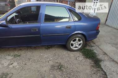 Седан Opel Vectra 1996 в Новоселиці