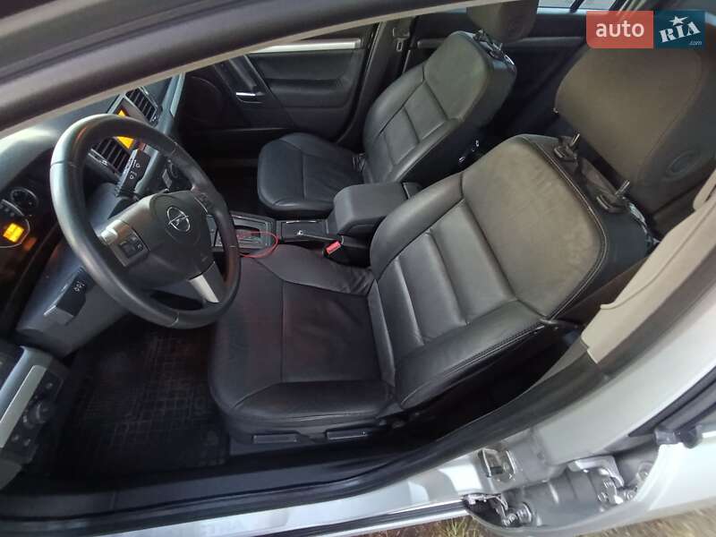 Седан Opel Vectra 2008 в Краснограді