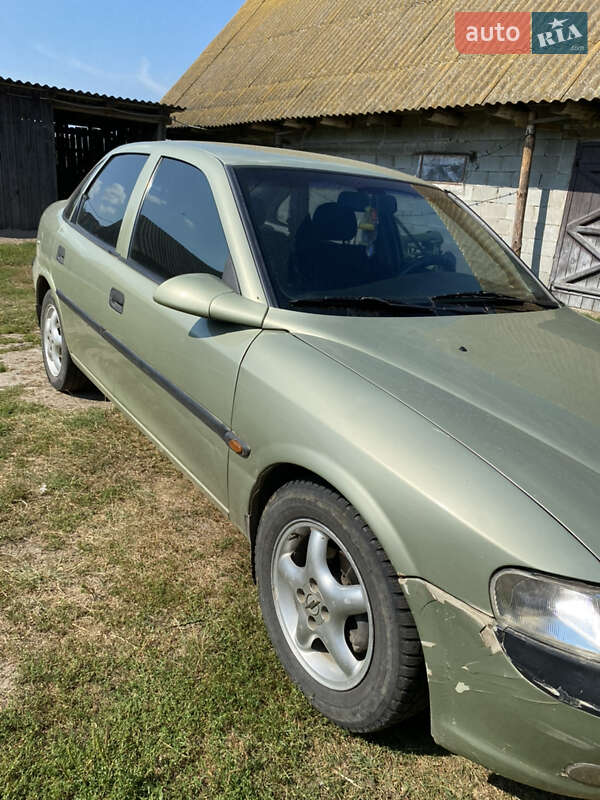 Седан Opel Vectra 1996 в Камені-Каширському