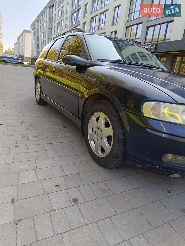 Универсал Opel Vectra 2000 в Новояворовске