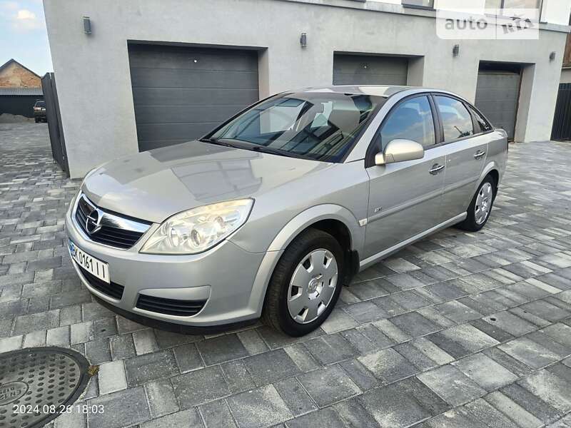 Лифтбек Opel Vectra 2006 в Остроге