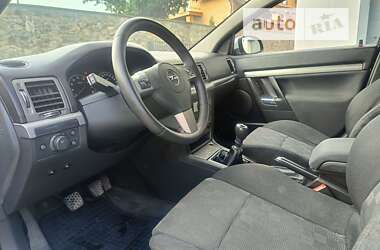 Лифтбек Opel Vectra 2006 в Остроге