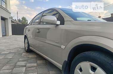 Лифтбек Opel Vectra 2006 в Остроге