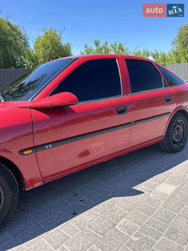 Ліфтбек Opel Vectra 1997 в Івано-Франківську