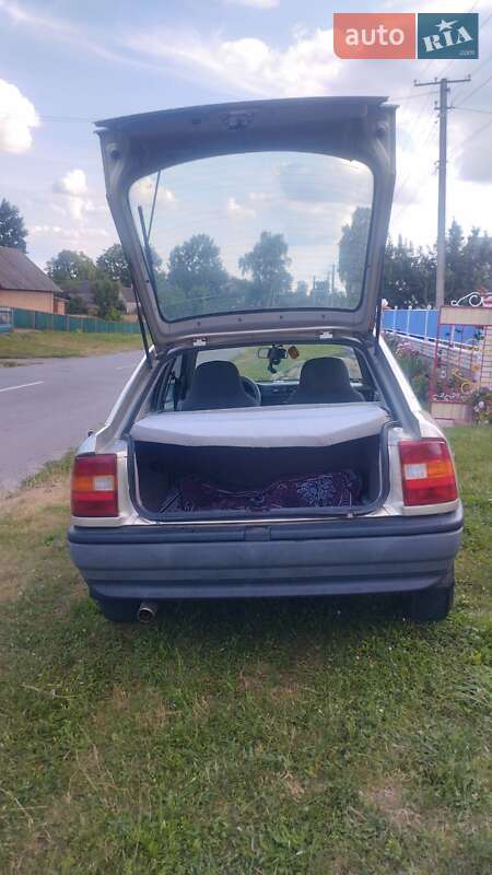 Лифтбек Opel Vectra 1989 в Виннице фото 11 Лифтбек Opel Vectra 1989 в Виннице