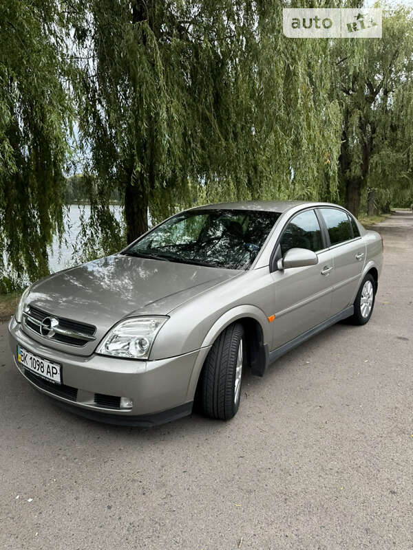 Седан Opel Vectra 2003 в Ровно