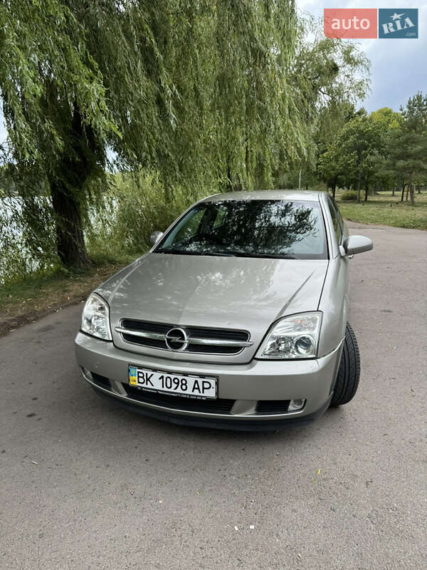 Седан Opel Vectra 2003 в Ровно