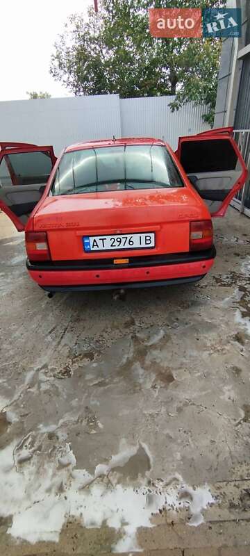 Седан Opel Vectra 1992 в Коломиї