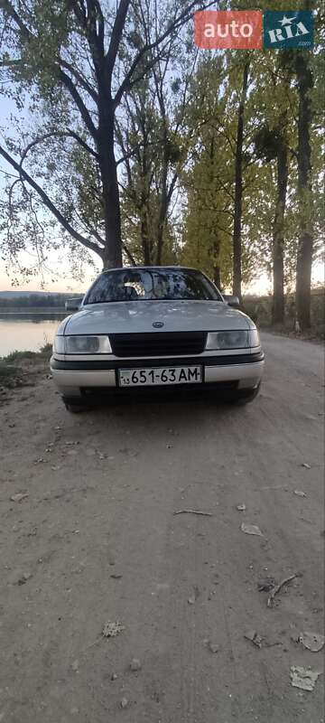 Седан Opel Vectra 1991 в Золочеве