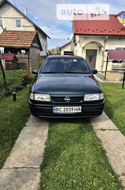 Седан Opel Vectra 1995 в Бориславі