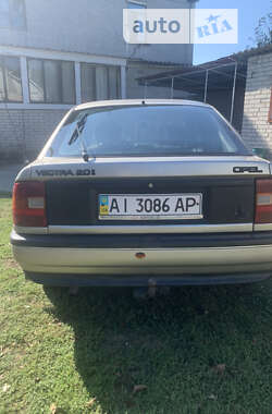 Лифтбек Opel Vectra 1993 в Узине