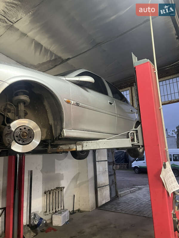 Седан Opel Vectra 2000 в Львове