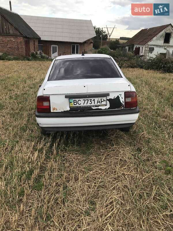Седан Opel Vectra 1992 в Горохове фото 4 Седан Opel Vectra 1992 в Горохове