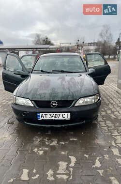 Седан Opel Vectra 1998 в Черновцах