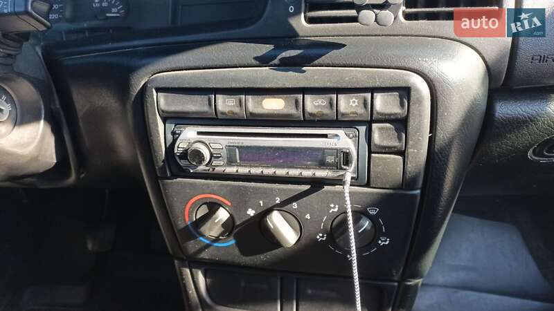 Седан Opel Vectra 1998 в Львове