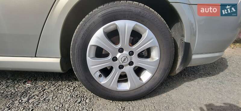 Седан Opel Vectra 2007 в Кривом Роге