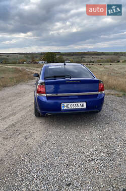 Лифтбек Opel Vectra 2004 в Николаеве