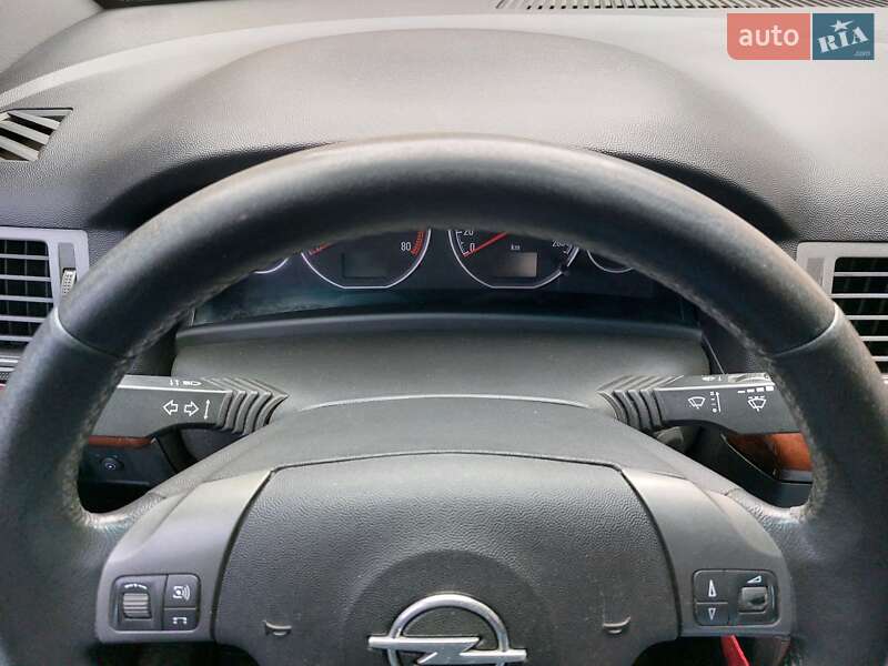 Седан Opel Vectra 2005 в Днепре
