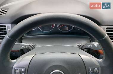 Седан Opel Vectra 2005 в 