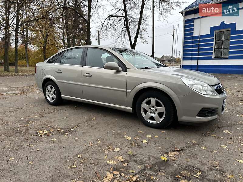Лифтбек Opel Vectra 2006 в Лебедине
