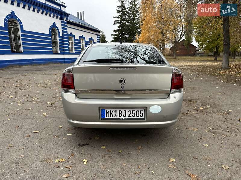 Лифтбек Opel Vectra 2006 в Лебедине