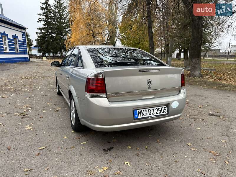 Лифтбек Opel Vectra 2006 в Лебедине