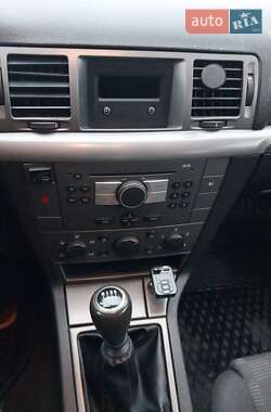 Седан Opel Vectra 2006 в Любарі