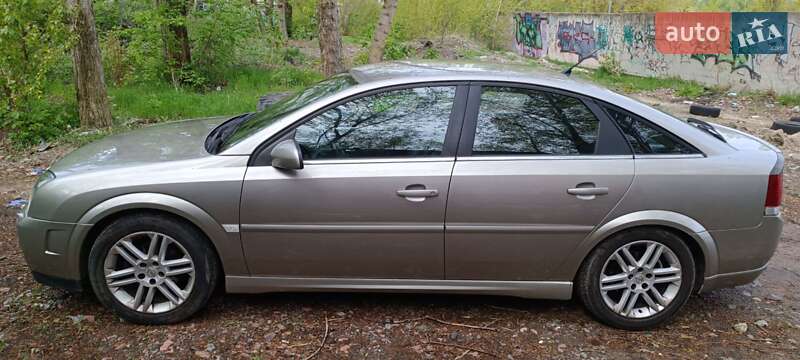 Лифтбек Opel Vectra 2004 в Киеве