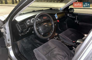 Универсал Opel Vectra 2001 в 