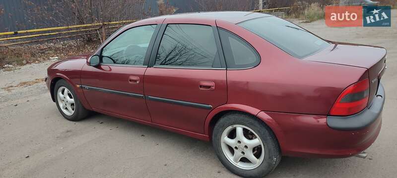 Седан Opel Vectra 1997 в Ровно