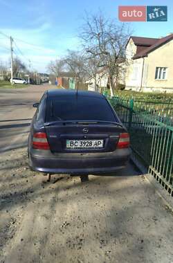 Ліфтбек Opel Vectra 1996 в Мостиській