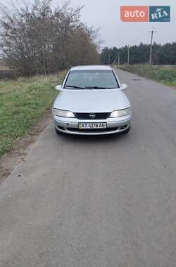 Седан Opel Vectra 1998 в Гайвороне