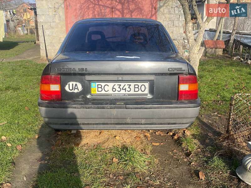 Седан Opel Vectra 1990 в Львові