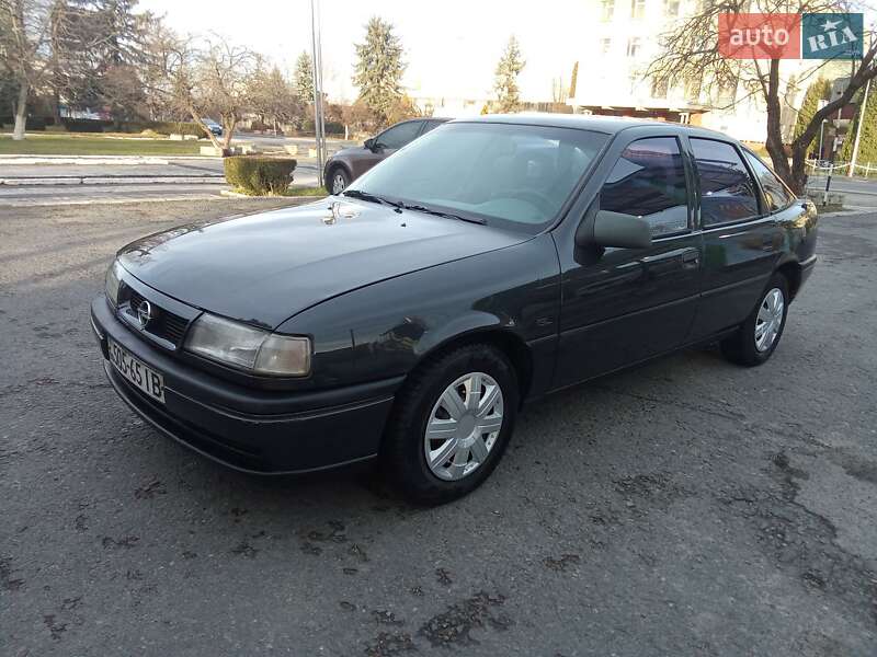 Лифтбек Opel Vectra 1994 в Надворной