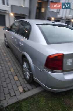 Седан Opel Vectra 2003 в Ужгороде