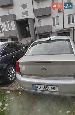 Седан Opel Vectra 2003 в Ужгороде