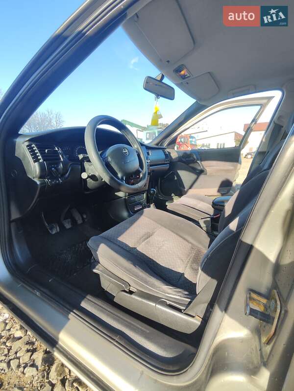 Універсал Opel Vectra 1997 в Луцьку