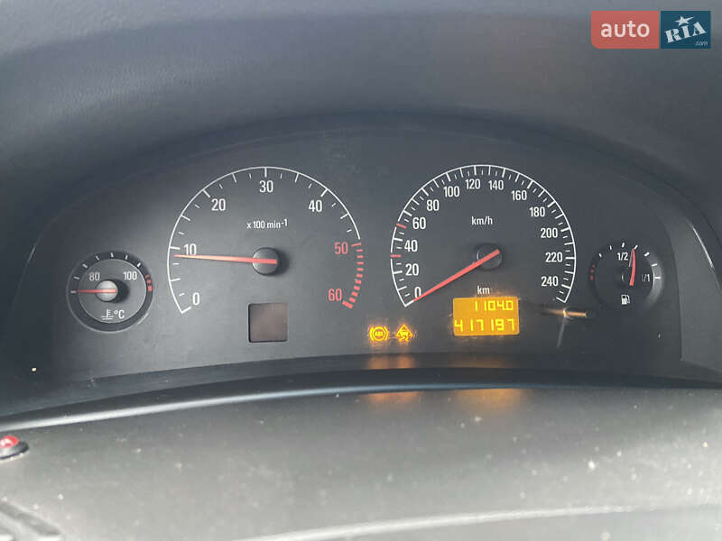 Седан Opel Vectra 2003 в Синельниковому