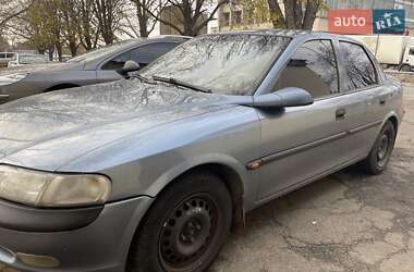 Седан Opel Vectra 1998 в Полтаві