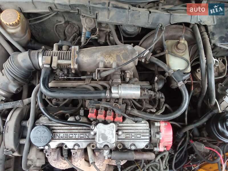 Лифтбек Opel Vectra 1990 в Сахновщине