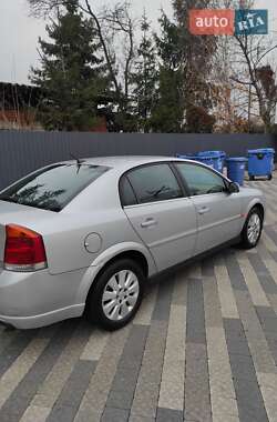 Седан Opel Vectra 2003 в Ужгороде