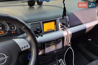 Универсал Opel Vectra 2004 в 