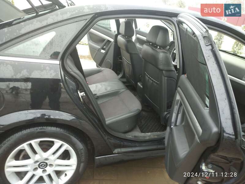 Седан Opel Vectra 2004 в Мостиській